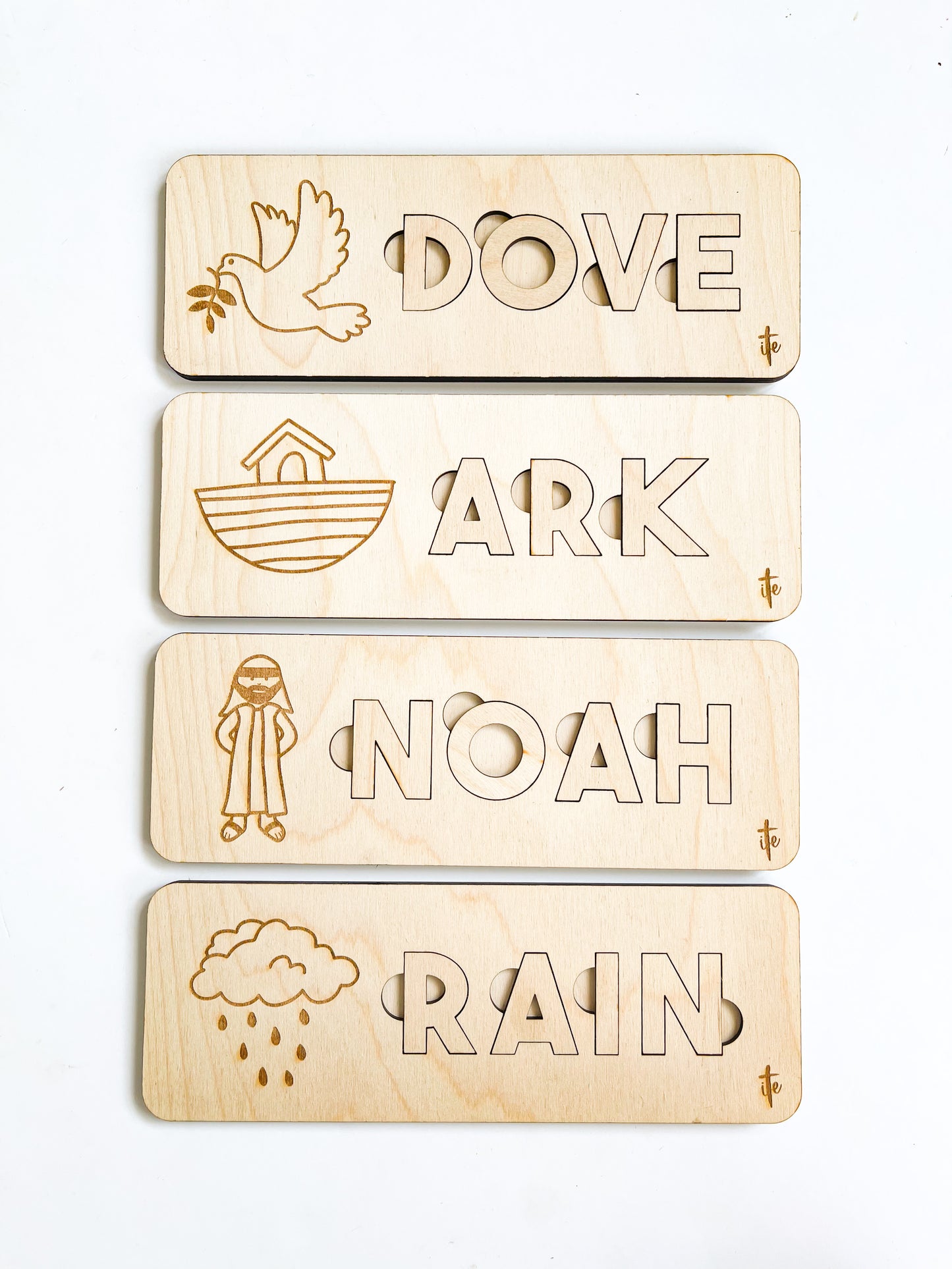 Noah's Ark Spelling Puzzle Set